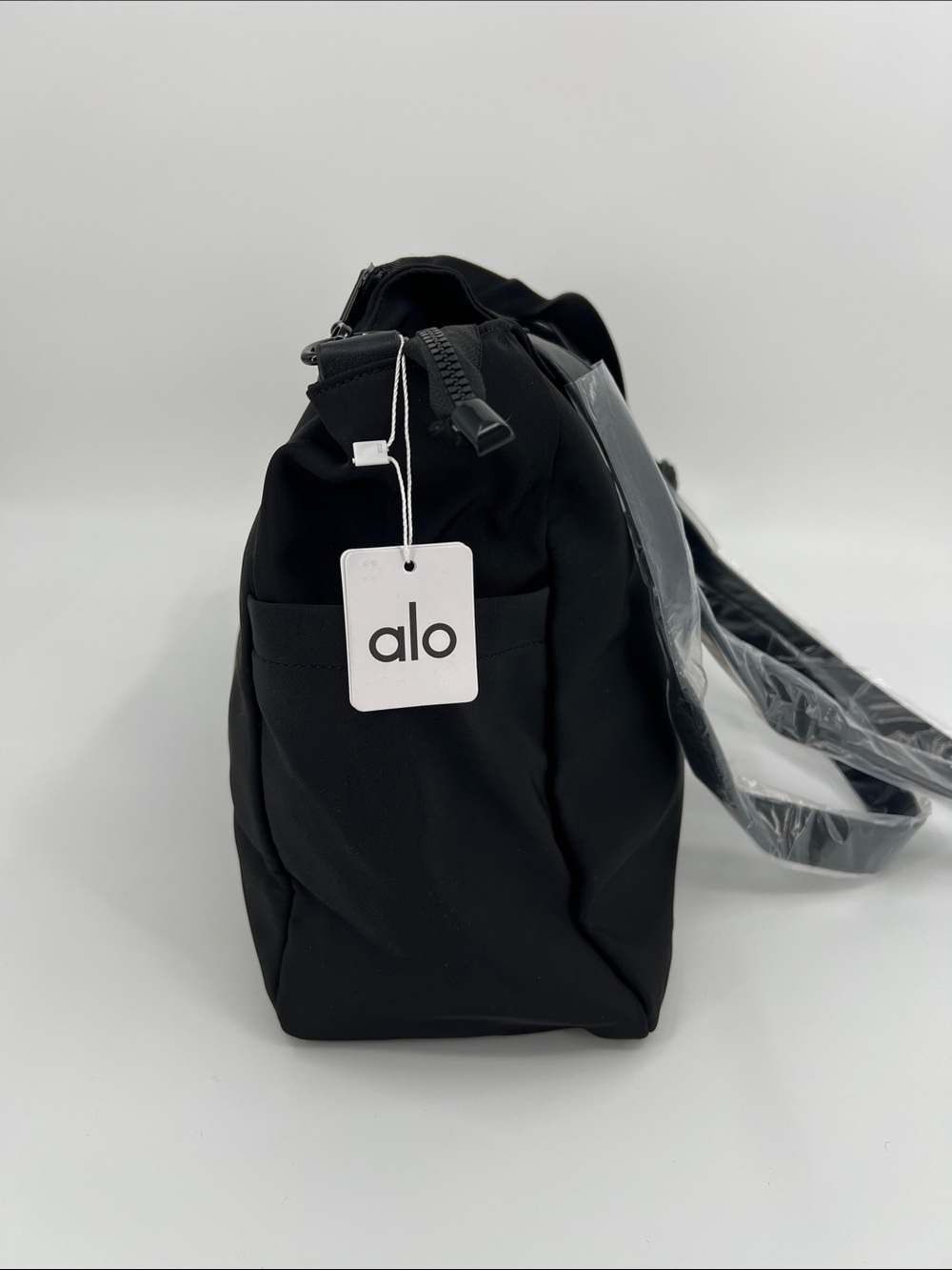 ALO Yoga Black Everyday Large Tote with Dual Shoulder Straps - Picture 4 of 8